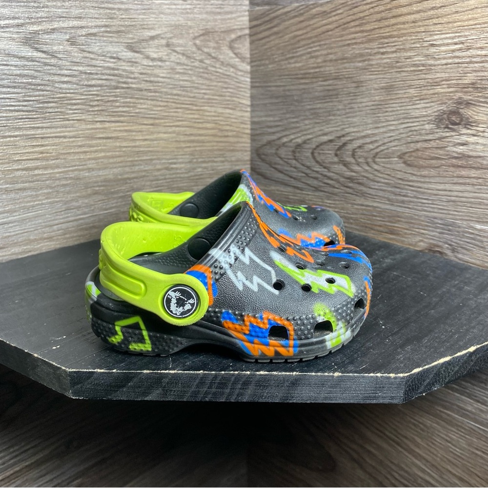 Crocs classic lighting bold black green